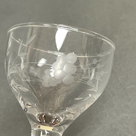 Wine Cordial Glasses Clear Glass Etched Flowers Stemmed 3 7/8" High Lot of 5 - Picture 6 of 6
